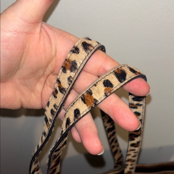 CLEVER CARRIAGE CHEETAH PYTHON TOTE - Picture 12 of 14